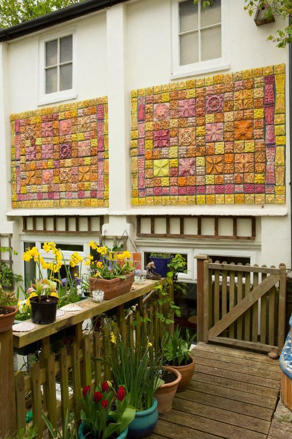 Homestay The Ceramic House