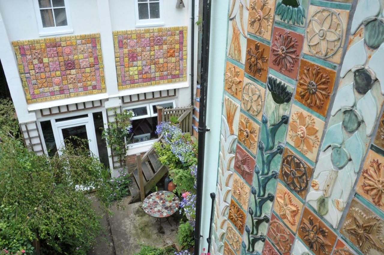 Homestay The Ceramic House